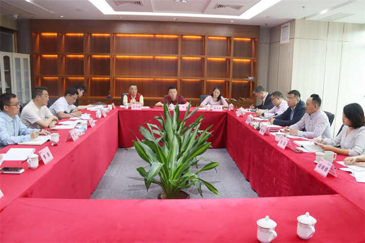 鄧華應(yīng)邀前往廣弘百創(chuàng)供應(yīng)鏈服務(wù)（海南）有限公司、南海商品交易中心洽談合作事宜